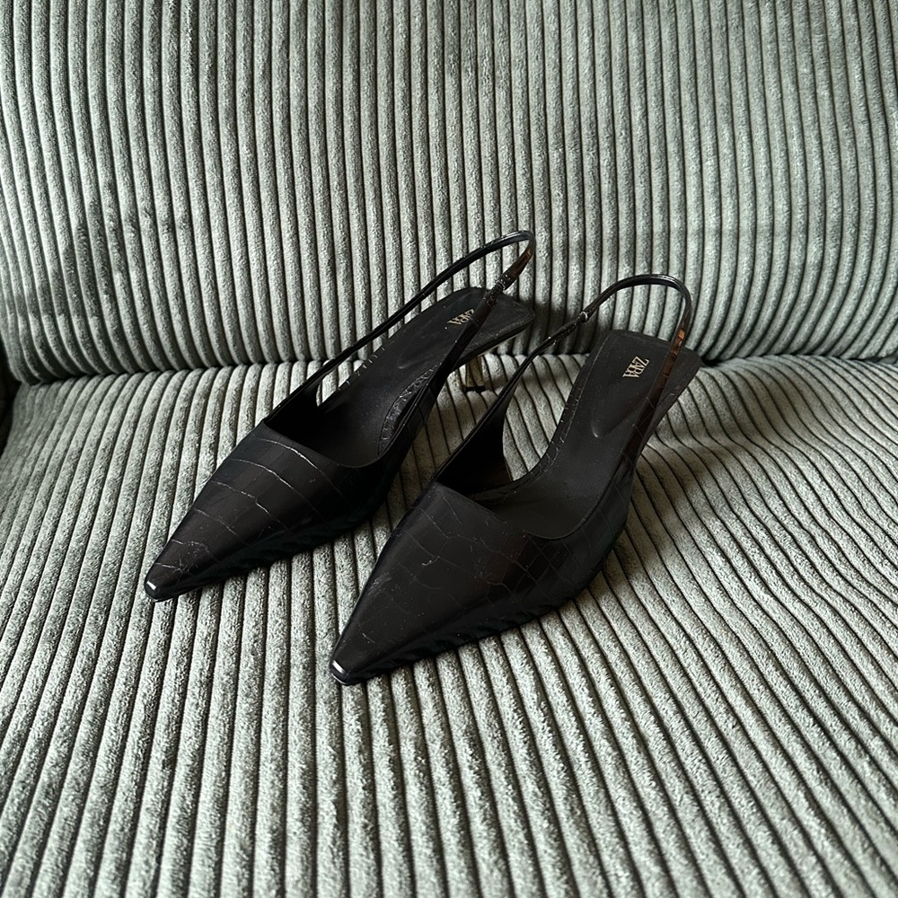NWOT Black Faux Croc Kitten Heels